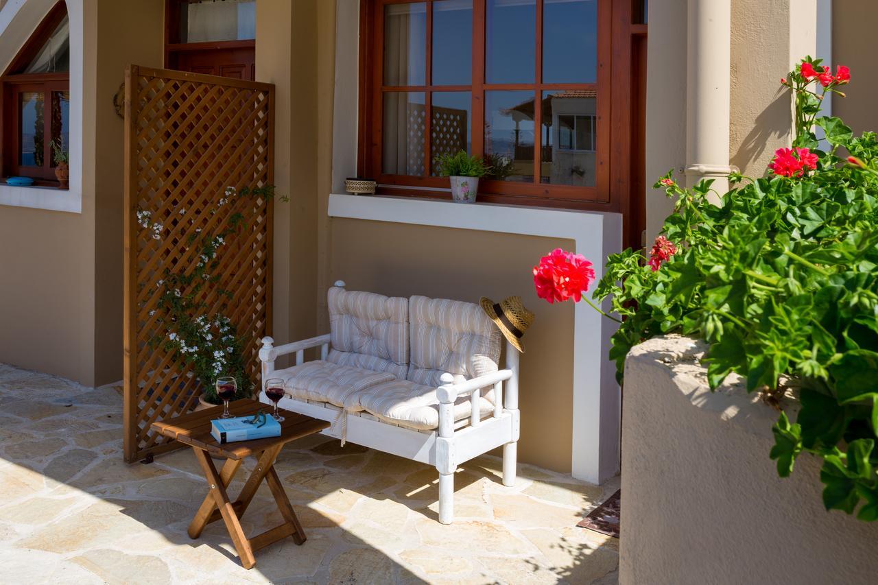 Avra Apartments Kalyves Esterno foto